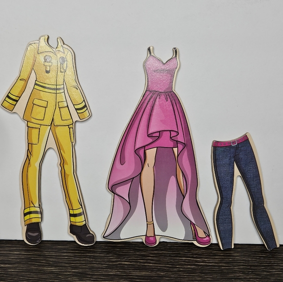 Barbie Magnetic Dress Up Doll - Picture 4 of 12